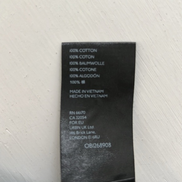 FREE PEOPLE 24 black hidden button fly shorts - Picture 7 of 7